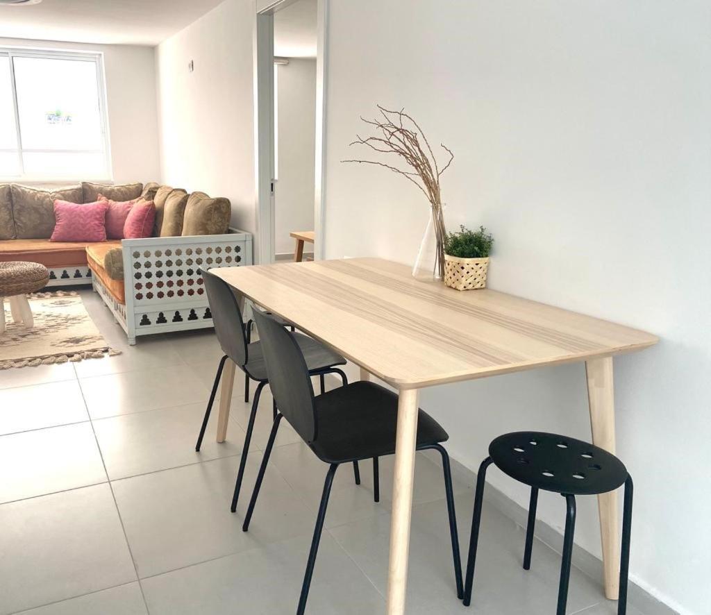 אירוח השקד - 10דק' משדה התעופה Apartment Giv'at Koach ภายนอก รูปภาพ
