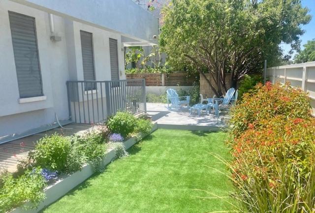 אירוח השקד - 10דק' משדה התעופה Apartment Giv'at Koach ภายนอก รูปภาพ