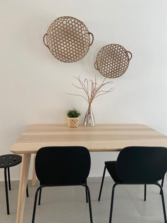 אירוח השקד - 10דק' משדה התעופה Apartment Giv'at Koach ภายนอก รูปภาพ